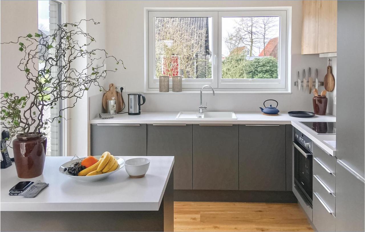 Awesome Home In Lembruch-Duemmer See With Kitchen Exterior photo